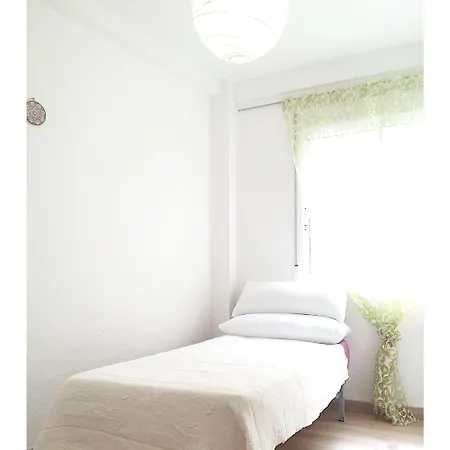 Appartement Cosy 3 Bed 200m From Wifi