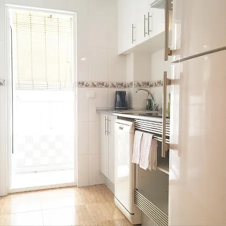 Appartement Cosy 3 Bed 200m From Wifi