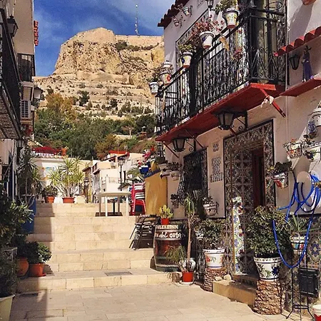 Appartement Cosy 3 Bed 200m From Wifi